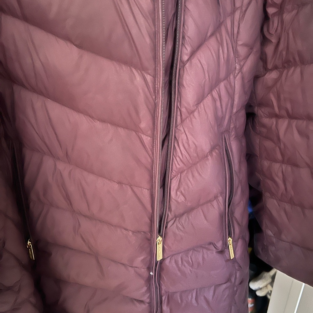 Michael Kors burgundy colored puffer jacket new - Picture 6 of 6